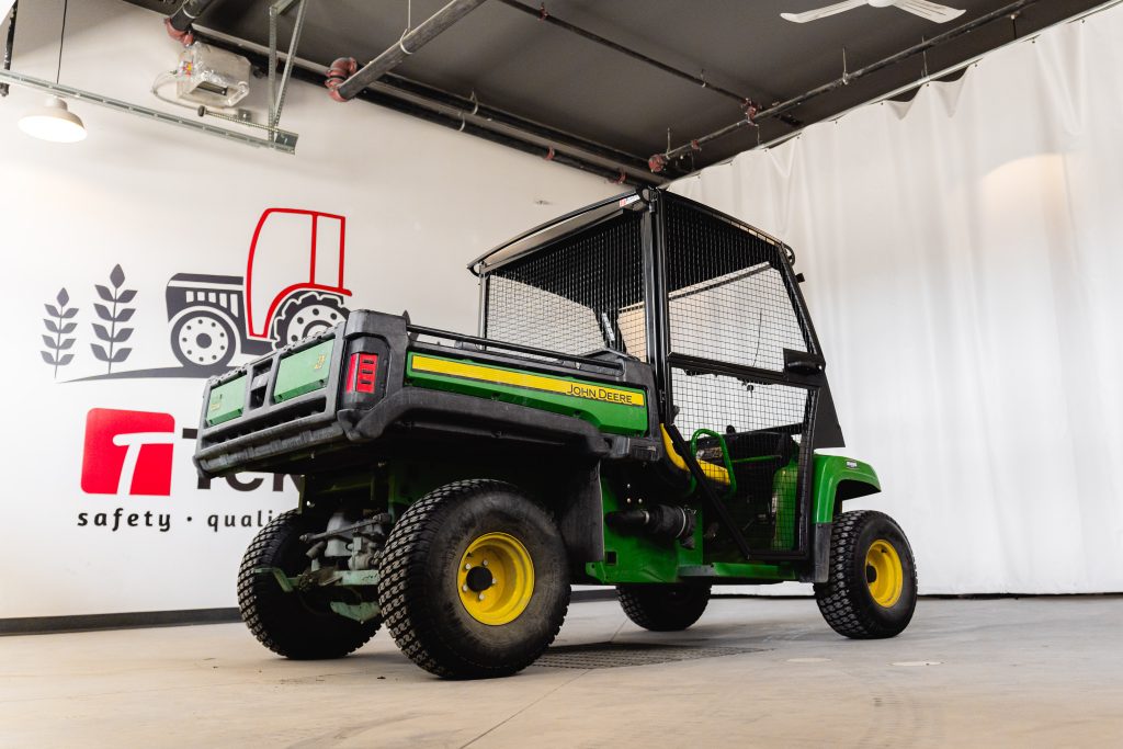 JD Gator 13